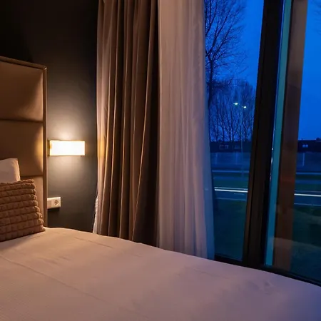 Ma Airport Hotel